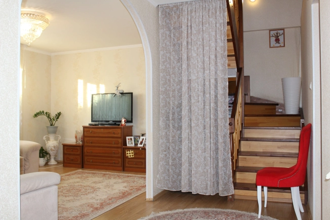 Купить дом в Микрорайоне Восточный, Тобольск в Тобольске. Вариант № 19058, 10, площадь -  квм, цена 10500000 рублей