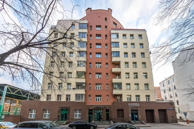 Купить трехкомнатную квартиру на вторичке в ЦАО в Москве. Вариант № 44331, 32, площадь - квм, цена 46555555 рублей