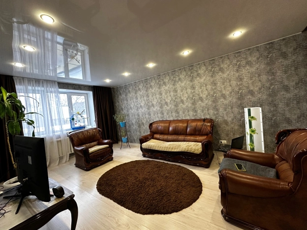 Купить четырехкомнатную квартиру в Вологде. Вариант № 18317, 2, площадь -  квм, цена 9700000 рублей