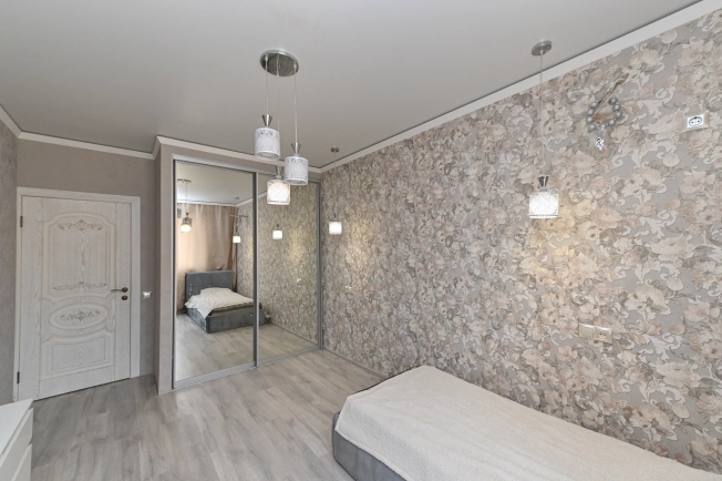 Купить трехкомнатную квартиру в районе Кировский в Ростове-на-Дону. Вариант № 8217926, 9, площадь -  квм, цена 8990000 рублей