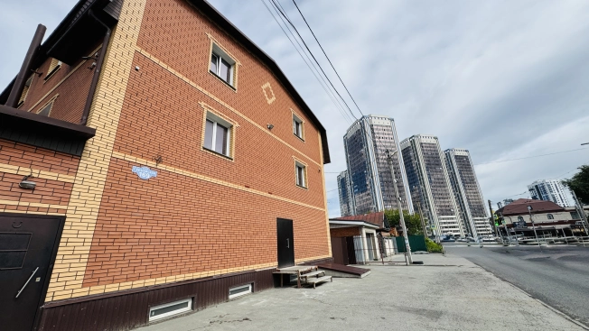 Снять коммерческую недвижимость в Новосибирске. Вариант № 1770118, 5, площадь - квм, цена 100000 рублей