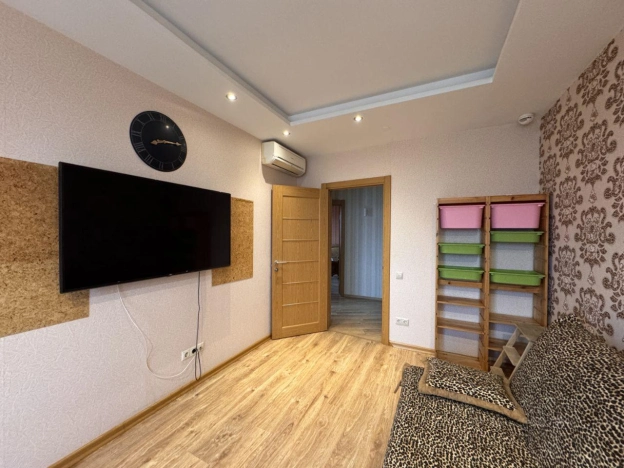 Купить квартиру в Москве. Вариант № 8416118, 8, площадь -  квм, цена 46000000 рублей