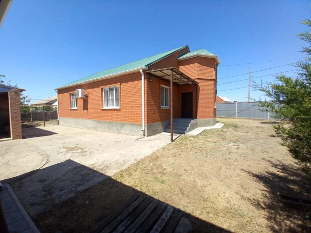 Купить дом на улице Парковая в Элисте. Вариант № 10669, 2, площадь -  квм, цена 11590000 рублей