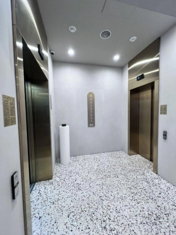 Купить квартиру в Москве. Вариант № 10037506, 8, площадь -  квм, цена 17200000 рублей