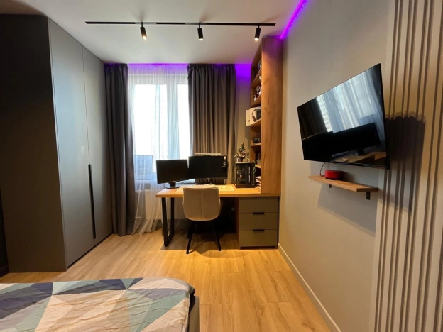 Купить трехкомнатную квартиру в районе Приморский в Санкт-Петербурге. Вариант № 34819, 13, площадь -  квм, цена 36000000 рублей