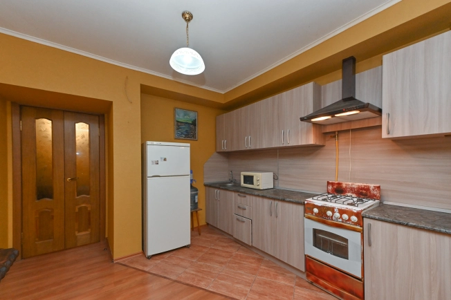 Купить двухкомнатную квартиру в районе Кировский в Ростове-на-Дону. Вариант № 2732787, 5, площадь -  квм, цена 6545000 рублей