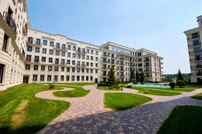 Купить трехкомнатную квартиру на улице Жилмассив в Новосибирской области. Вариант № 8926776, 40, площадь -  квм, цена 16500000 рублей