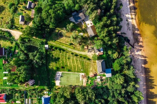 Купить земельный участок на улице Заречный переулок в Ленинградской области. Вариант № 579, 60, площадь - квм, цена 77000000 рублей