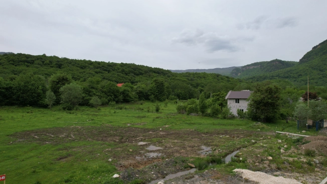 Купить земельный участок на улице Заречная в Республике Адыгея (адыгея). Вариант № 10472040, 1, площадь -  квм, цена 11500000 рублей