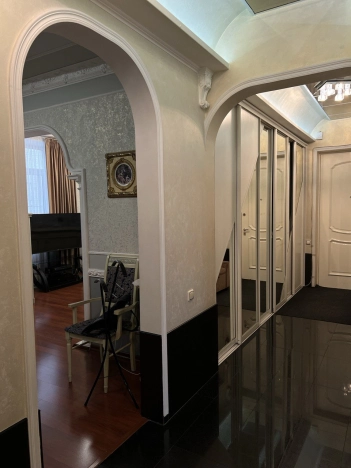 Купить квартиру у метро Нагорная в Москве. Вариант № 30527, 2, площадь - квм, цена 30000000.0000 рублей