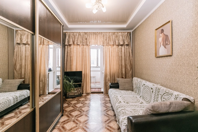 Купить трехкомнатную квартиру в районе Ленинский в Новосибирске. Вариант № 8462578, 2, площадь -  квм, цена 4699999 рублей