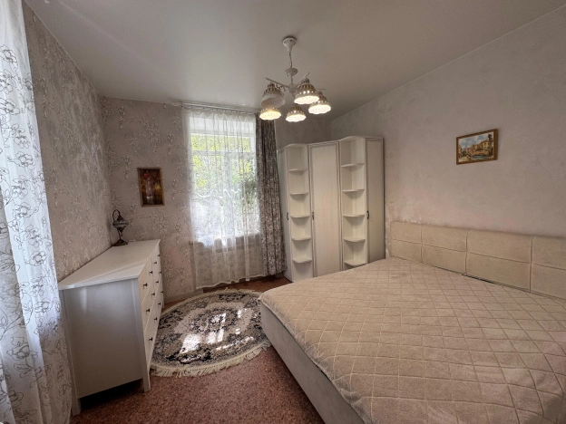 Купить трехкомнатную квартиру в районе Ленинский в Новосибирске. Вариант № 2476453, 27, площадь -  квм, цена 7990000 рублей