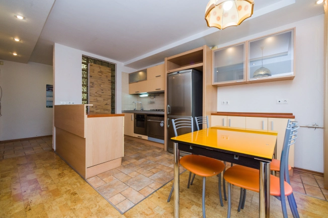 Купить четырехкомнатную квартиру в Рязани. Вариант № 2358651, 5, площадь -  квм, цена 8800000 рублей