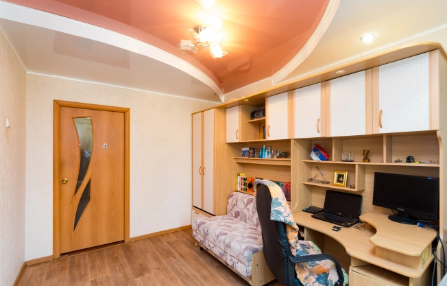 Купить многокомнатную квартиру в Тюменской области. Вариант № 7268750, 8, площадь -  квм, цена 5000000 рублей