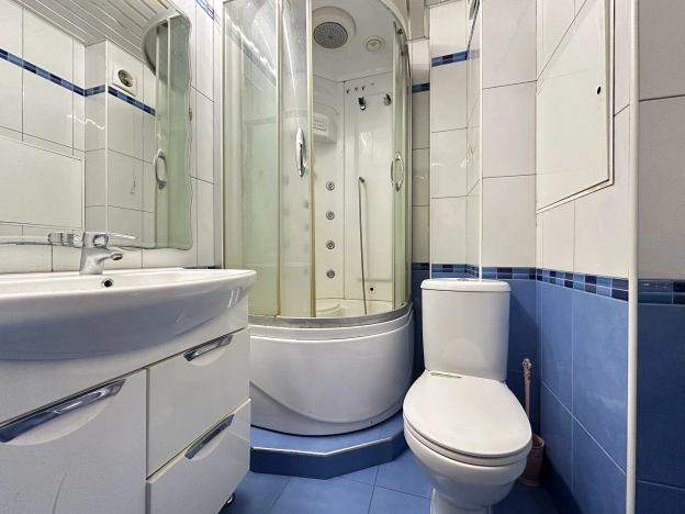 Купить трехкомнатную квартиру у метро Садовая в Санкт-Петербурге. Вариант № 6242664, 21, площадь -  квм, цена 16500000 рублей