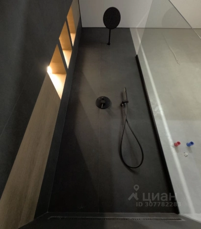 Купить четырехкомнатную квартиру в Волгограде. Вариант № 40227, 25, площадь -  квм, цена 28720000 рублей