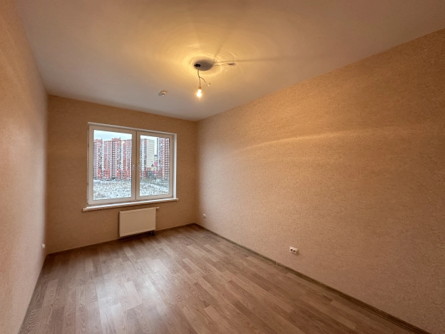 Купить трехкомнатную квартиру в Ленинградской области. Вариант № 5921755, 38, площадь -  квм, цена 8500000 рублей