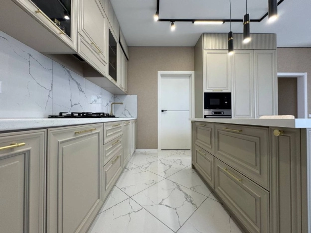 Купить дом в районе Пролетарский в Ростове-на-Дону. Вариант № 56048, 5, площадь -  квм, цена 10300000 рублей