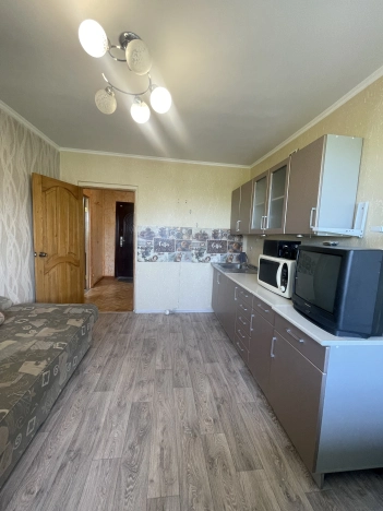 Купить однокомнатную квартиру в Приморском крае. Вариант № 60361, 3, площадь -  квм, цена 4100000 рублей