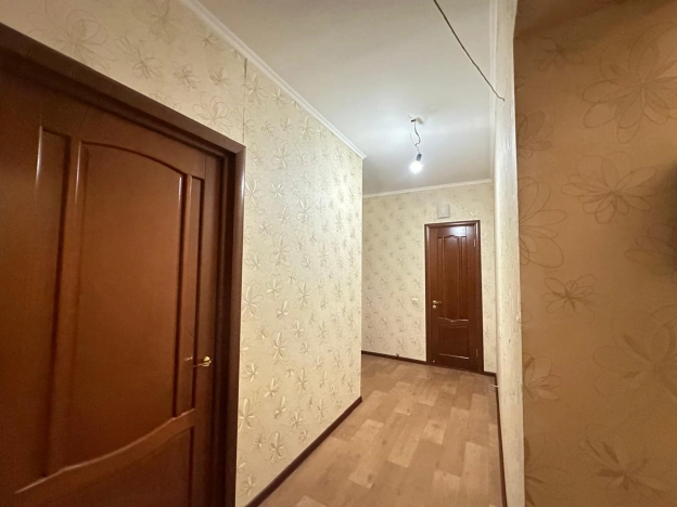 Купить трехкомнатную квартиру в Микрорайоне 8-й, Элиста в Элисте. Вариант № 7861639, 17, площадь -  квм, цена 8900000 рублей