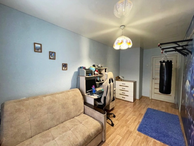 Купить двухкомнатную квартиру на вторичке в Пензенской области. Вариант № 7806654, 3, площадь - квм, цена 2300000 рублей