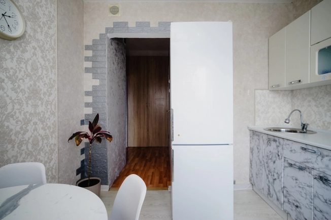 Купить двухкомнатную квартиру в Омске. Вариант № 3468145, 14, площадь -  квм, цена 5600000 рублей