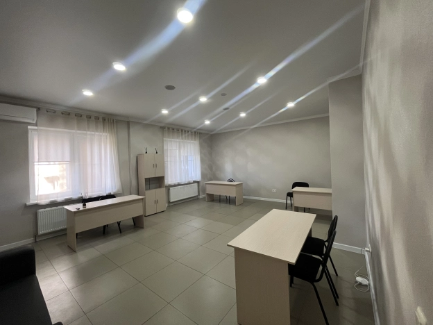 Снять коммерческую недвижимость в Ростове-на-Дону. Вариант № 3474394, 13, площадь -  квм, цена 100000 рублей