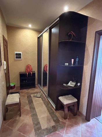 Купить трехкомнатную квартиру в Новосибирске. Вариант № 8665705, 23, площадь -  квм, цена 12500000 рублей