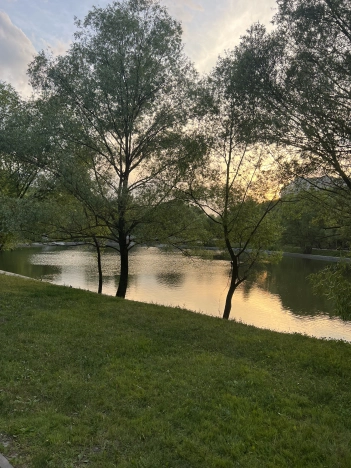 Купить трехкомнатную квартиру в ЮЗАО в Москве. Вариант № 24229, 31, площадь -  квм, цена 33000000 рублей