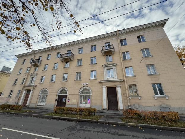 Купить трехкомнатную квартиру в районе Кировский в Санкт-Петербурге. Вариант № 3884989, 26, площадь -  квм, цена 11000000 рублей