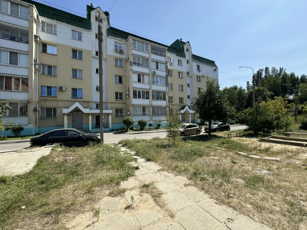 Купить двухкомнатную квартиру на улице Ангарская в Волгограде. Вариант № 12174, 19, площадь -  квм, цена 5500000 рублей