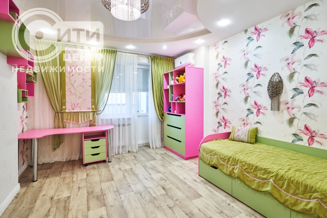 Купить четырехкомнатную квартиру в Воронеже. Вариант № 276585, 24, площадь - квм, цена 20250000 рублей