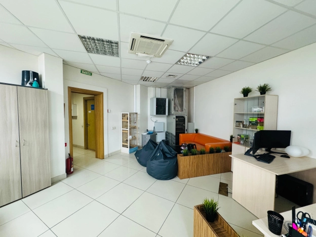 Снять коммерческую недвижимость в Новосибирске. Вариант № 9155726, 1, площадь -  квм, цена 140400 рублей