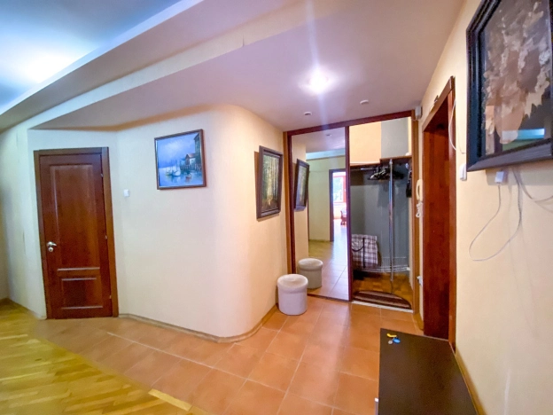 Купить трехкомнатную квартиру в Краснодарском крае. Вариант № 2540618, 17, площадь -  квм, цена 43000000 рублей