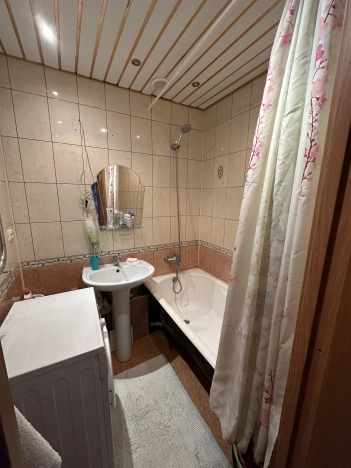 Купить двухкомнатную квартиру на улице Ворошилова в Ижевске. Вариант № 3008, 10, площадь -  квм, цена 3280000 рублей