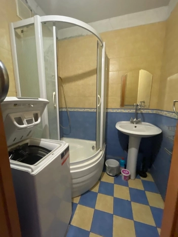 Купить трехкомнатную квартиру в районе Ленинский в Новосибирске. Вариант № 40405, 17, площадь -  квм, цена 5750000 рублей