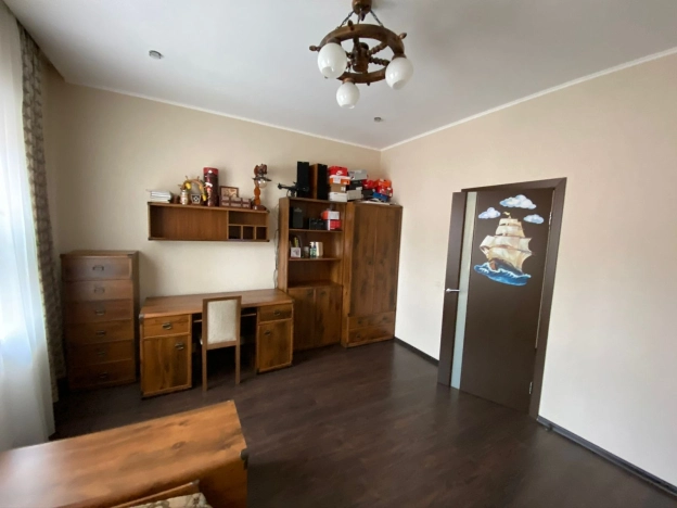 Купить трехкомнатную квартиру в Микрорайоне 5-й в Вологде. Вариант № 8673, 7, площадь -  квм, цена 17380000 рублей