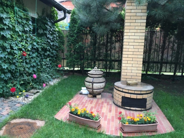 Купить дом на улице Спасская в Краснодаре. Вариант № 6108, 20, площадь -  квм, цена 99000000 рублей