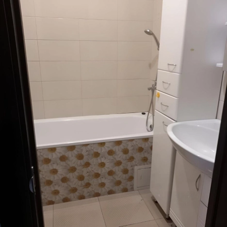 Купить трехкомнатную квартиру в Ростовской области. Вариант № 10077354, 10, площадь -  квм, цена 8450000 рублей