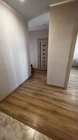 Купить трехкомнатную квартиру на улице Петухова в Новосибирске. Вариант № 54747, 4, площадь -  квм, цена 6350000 рублей