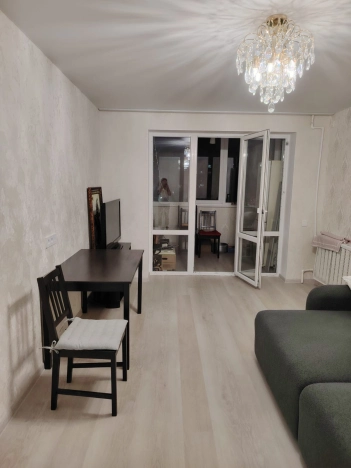 Купить трехкомнатную квартиру на вторичке в Микрорайоне 8-й, Элиста в Элисте. Вариант № 38712, 9, площадь -  квм, цена 6200000 рублей