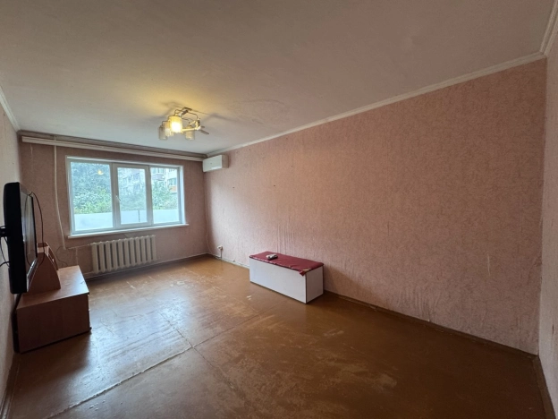 Купить трехкомнатную квартиру в Приморском крае. Вариант № 2988038, 9, площадь -  квм, цена 5870000 рублей