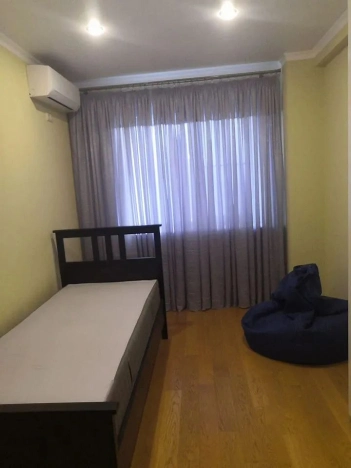 Купить двухкомнатную квартиру в районе Кировский в Ростове-на-Дону. Вариант № 35993, 6, площадь -  квм, цена 12000000 рублей