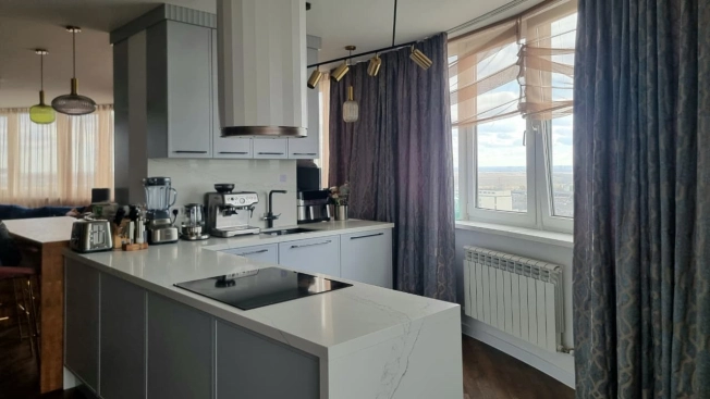 Купить трехкомнатную квартиру в Ростовской области. Вариант № 8760875, 6, площадь -  квм, цена 36500000 рублей