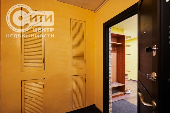 Купить четырехкомнатную квартиру в Воронеже. Вариант № 45640, 28, площадь - квм, цена 7500000 рублей