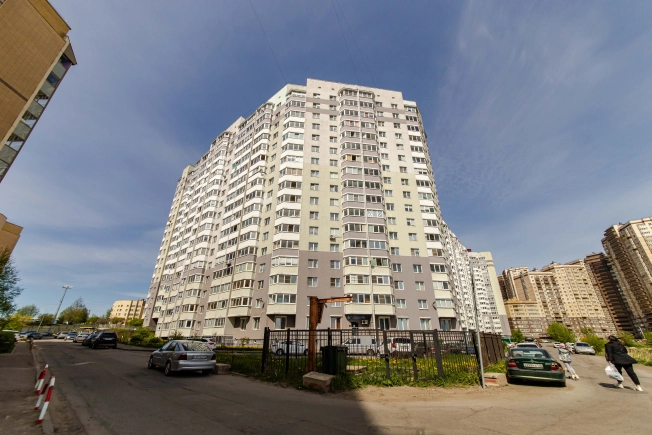 Купить многокомнатную квартиру в Ленинградской области. Вариант № 44934, 38, площадь - квм, цена 13900000 рублей