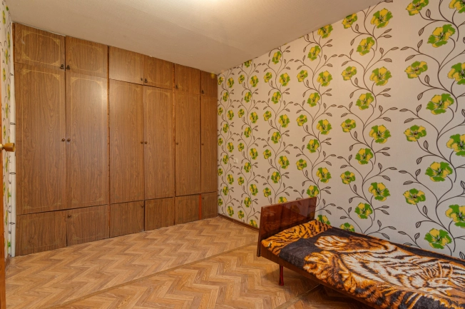 Купить квартиру на вторичке в Вологде. Вариант № 10928700, 9, площадь - квм, цена 4650000 рублей