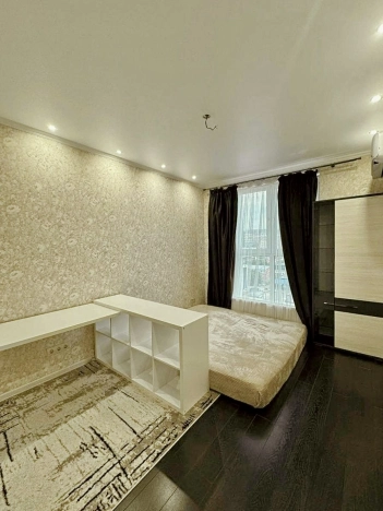 Купить двухкомнатную квартиру на улице Красная в Краснодаре. Вариант № 5317182, 5, площадь -  квм, цена 19500000 рублей