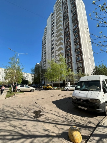 Купить квартиру у метро Пятницкое шоссе в Москве. Вариант № 6988, 16, площадь -  квм, цена 16650000.0000 рублей