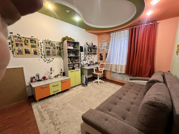 Купить трехкомнатную квартиру в Сыктывкаре. Вариант № 9804960, 19, площадь -  квм, цена 14300000 рублей